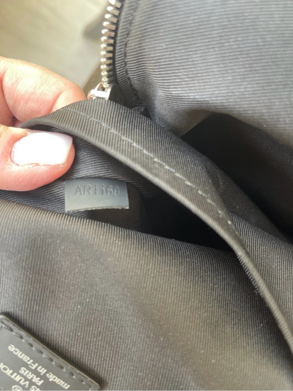 Louis Vuitton Black Damier Graphite Sling Bag - Picture 3 of 8